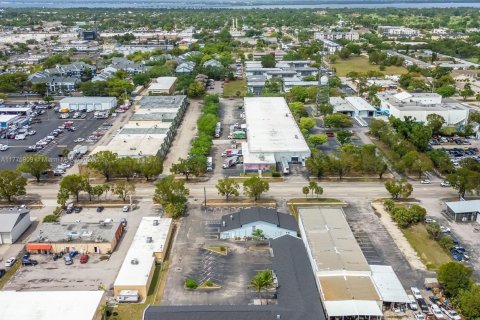 Купить коммерческую недвижимость в Форт Майерс, Флорида № 2037026 - фото 15