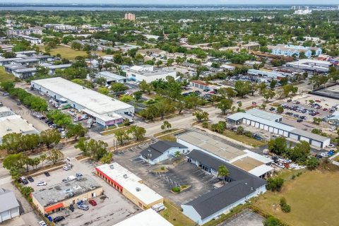 Купить коммерческую недвижимость в Форт Майерс, Флорида № 2037026 - фото 16