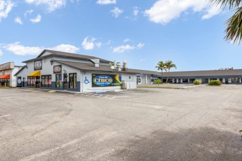 Купить коммерческую недвижимость в Форт Майерс, Флорида № 2037026 - фото 23