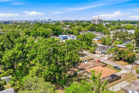 House in Tampa, Florida 4 bedrooms, 288 sq.m. № 2140285 - photo 13