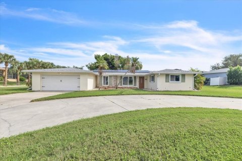 House in Placida, Florida 2 bedrooms, 129.23 sq.m. № 2351923