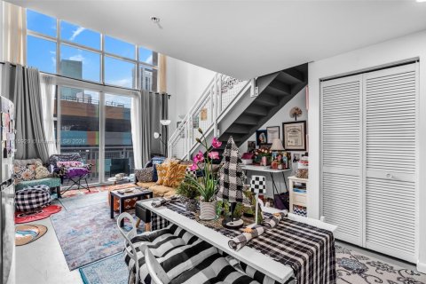 Condo in Miami, Florida, 1 bedroom  № 1467524 - photo 11