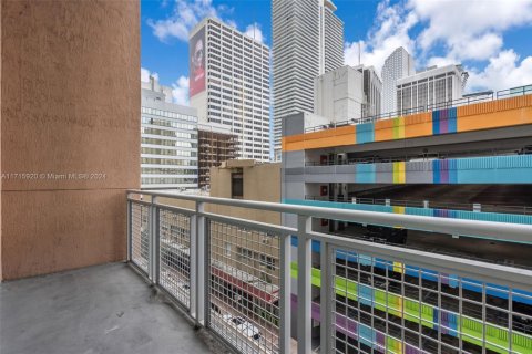 Condo in Miami, Florida, 1 bedroom  № 1467524 - photo 22