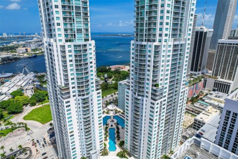 Condo in Miami, Florida, 1 bedroom  № 1467524 - photo 2