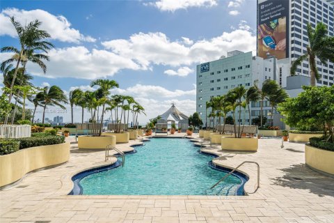 Condo in Miami, Florida, 1 bedroom  № 1467524 - photo 24