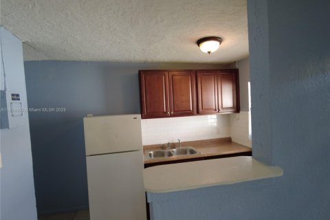 Villa ou maison à louer à Pompano Beach, Floride: 1 chambre, 40.88 m2 № 1857366 - photo 7