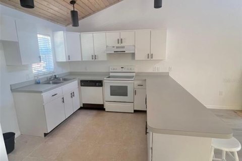Condo in Haines City, Florida, 1 bedroom  № 1536254 - photo 14