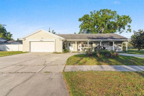 House in Orlando, Florida 5 bedrooms, 223.8 sq.m. № 1651705 - photo 1