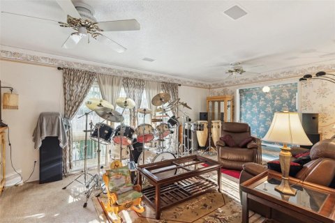 House in Orlando, Florida 5 bedrooms, 223.8 sq.m. № 1651705 - photo 3