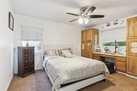 House in Orlando, Florida 5 bedrooms, 223.8 sq.m. № 1651705 - photo 15