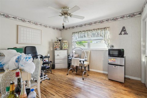 House in Orlando, Florida 5 bedrooms, 223.8 sq.m. № 1651705 - photo 13