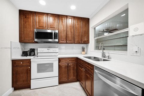 Villa ou maison à louer à Deerfield Beach, Floride: 2 chambres, 104.98 m2 № 2058339 - photo 7