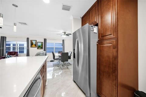 Villa ou maison à louer à Deerfield Beach, Floride: 2 chambres, 104.98 m2 № 2058339 - photo 10