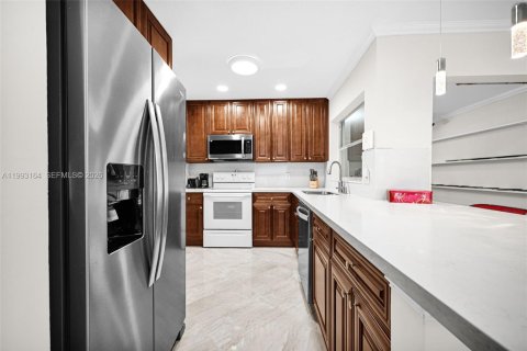 Villa ou maison à louer à Deerfield Beach, Floride: 2 chambres, 104.98 m2 № 2058339 - photo 9