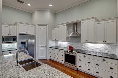 House in Lakeland, Florida 2 bedrooms, 185.99 sq.m. № 1717592 - photo 17