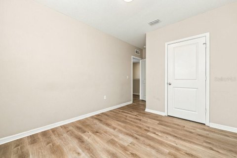 Villa ou maison à louer à Sun City Center, Floride: 4 chambres, 193.05 m2 № 2403524 - photo 8
