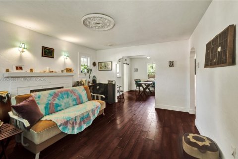 Купить виллу или дом в Майами, Флорида 2 спальни, 78.04м2, № 2154900 - фото 9