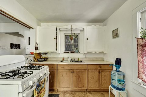 Купить виллу или дом в Майами, Флорида 2 спальни, 78.04м2, № 2154900 - фото 15