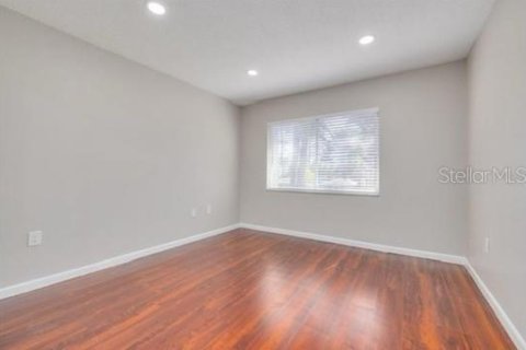 Condo in Saint Petersburg, Florida, 2 bedrooms  № 2219494 - photo 13