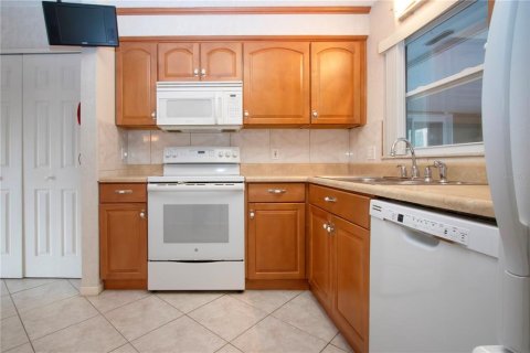 Villa ou maison à vendre à Sun City Center, Floride: 2 chambres, 121.89 m2 № 1598336 - photo 3