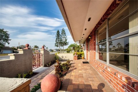 Villa ou maison à vendre à Sun City Center, Floride: 2 chambres, 121.89 m2 № 1598336 - photo 24