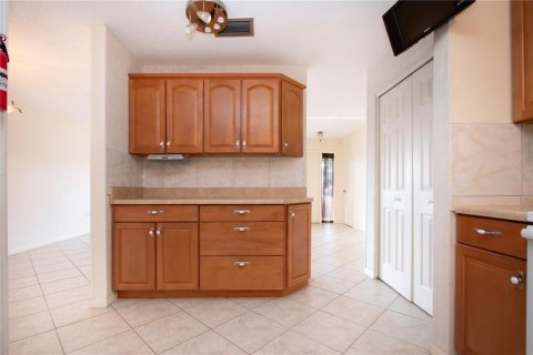 Villa ou maison à vendre à Sun City Center, Floride: 2 chambres, 121.89 m2 № 1598336 - photo 4