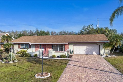 Villa ou maison à vendre à Sun City Center, Floride: 2 chambres, 121.89 m2 № 1598336 - photo 1