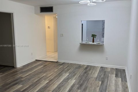 Снять в аренду кондоминиум в Тамарак, Флорида 1 спальня, 61.32м2, № 2066109 - фото 28