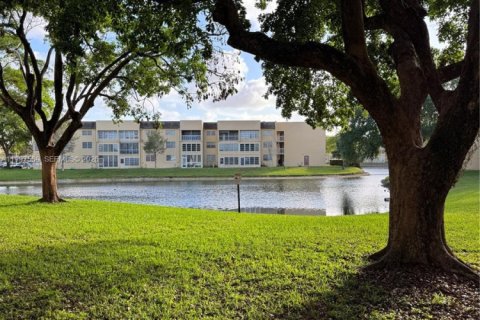 Снять в аренду кондоминиум в Тамарак, Флорида 1 спальня, 61.32м2, № 2066109 - фото 3