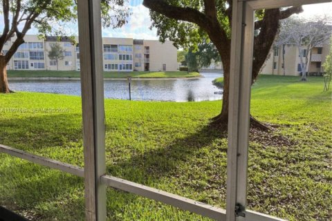 Снять в аренду кондоминиум в Тамарак, Флорида 1 спальня, 61.32м2, № 2066109 - фото 4