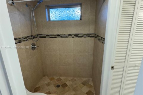 Снять в аренду кондоминиум в Тамарак, Флорида 1 спальня, 61.32м2, № 2066109 - фото 16