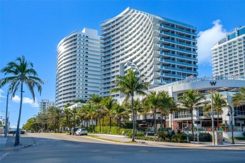Condominio en venta en Fort Lauderdale, Florida, 2 dormitorios, 109.25 m2 № 2024542 - foto 2