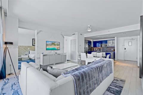 Condominio en venta en Fort Lauderdale, Florida, 2 dormitorios, 109.25 m2 № 2024542 - foto 13