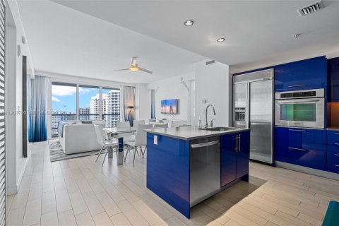 Condominio en venta en Fort Lauderdale, Florida, 2 dormitorios, 109.25 m2 № 2024542 - foto 4