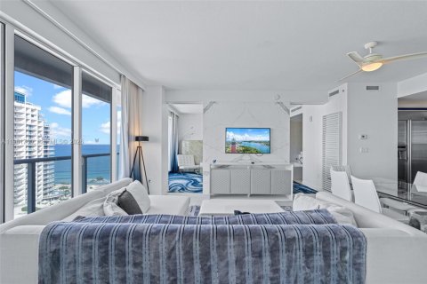 Condominio en venta en Fort Lauderdale, Florida, 2 dormitorios, 109.25 m2 № 2024542 - foto 12