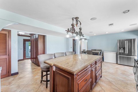 House in Lake Worth, Florida 4 bedrooms, 300.17 sq.m. № 2147369 - photo 17