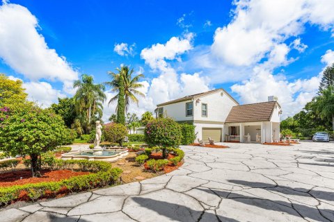House in Lake Worth, Florida 4 bedrooms, 300.17 sq.m. № 2147369 - photo 4
