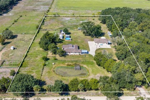 Villa ou maison à vendre à Bunnell, Floride: 6 chambres, 306.76 m2 № 2398827 - photo 7