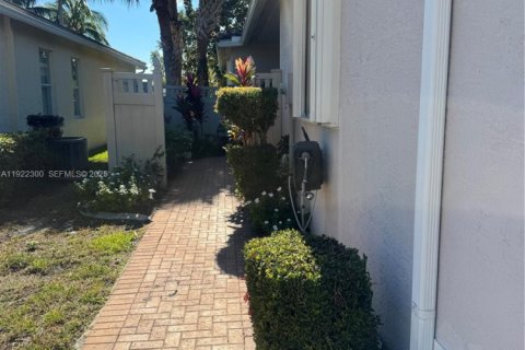 Casa en venta en Port St. Lucie, Florida, 3 dormitorios, 156.45 m2 № 1984108 - foto 10