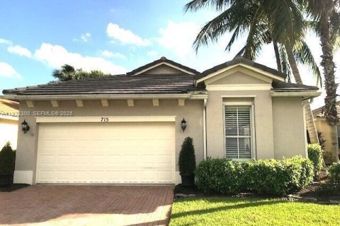 Casa en venta en Port St. Lucie, Florida, 3 dormitorios, 156.45 m2 № 1984108 - foto 2