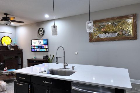Touwnhouse à vendre à Bradenton, Floride: 3 chambres, 156.08 m2 № 2354917 - photo 9
