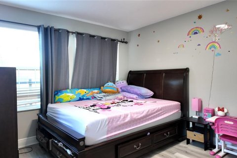 Touwnhouse à vendre à Bradenton, Floride: 3 chambres, 156.08 m2 № 2354917 - photo 24