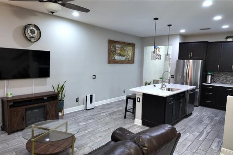 Touwnhouse à vendre à Bradenton, Floride: 3 chambres, 156.08 m2 № 2354917 - photo 10