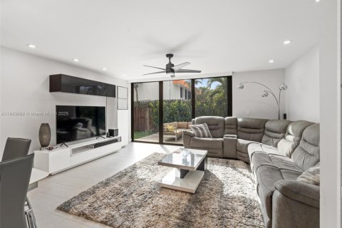 Condominio en venta en Fort Lauderdale, Florida, 2 dormitorios, 116.13 m2 № 1839269 - foto 1