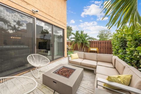 Condominio en venta en Fort Lauderdale, Florida, 2 dormitorios, 116.13 m2 № 1839269 - foto 8