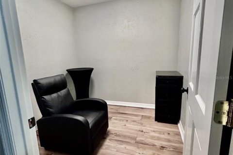 Immobilier commercial à louer à Chiefland, Floride: 304.07 m2 № 2425320 - photo 25