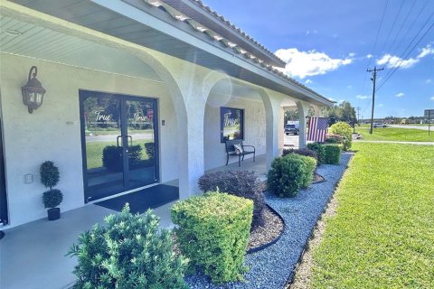Immobilier commercial à louer à Chiefland, Floride: 304.07 m2 № 2425320 - photo 3