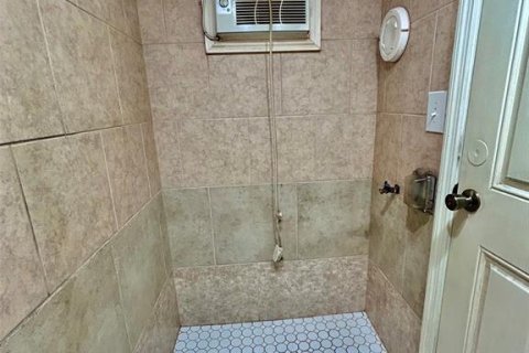 Immobilier commercial à louer à Chiefland, Floride: 304.07 m2 № 2425320 - photo 30