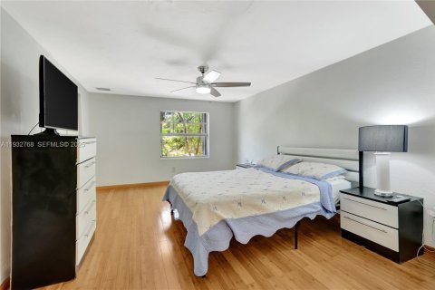 Casa en alquiler en Miami, Florida, 2 dormitorios, 133.97 m2 № 1991825 - foto 15