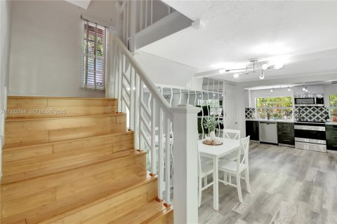 Casa en alquiler en Miami, Florida, 2 dormitorios, 133.97 m2 № 1991825 - foto 10